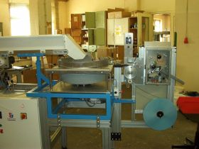 Automatic assembly machine for glue brackets.jpg